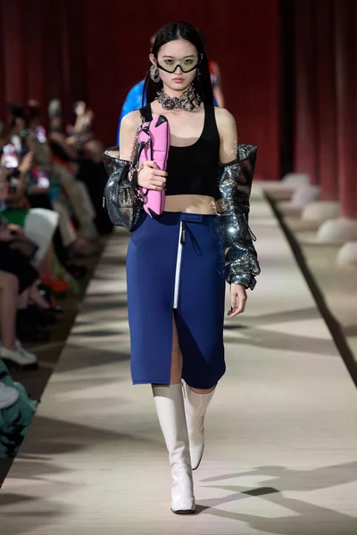 Look 49